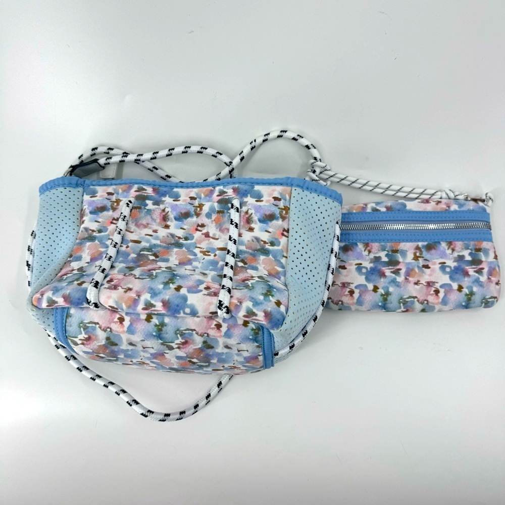 Posh Shores by‎ Jen & Co set of 2 Neoprene Floral Bags - Picture 4 of 12